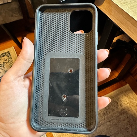 (2) iPhone 11 Pro Max Loopy Cases and extra loops - Picture 9 of 10